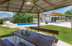 Lovely Home In Pula With Kitchen